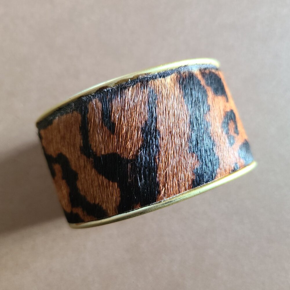 Gold Cuff Bracelet - Picture 4 of 7